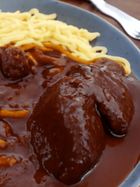 Zartes Ochsenbäckchen mit Spätzle in intensiver Soße