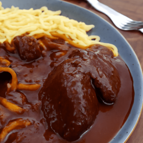 Zartes Ochsenbäckchen mit Spätzle in intensiver Soße