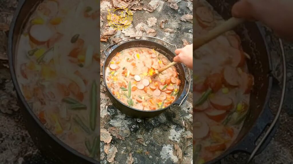 Cabanossi Suppe im Dutch Oven