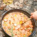 Cabanossi Suppe im Dutch Oven